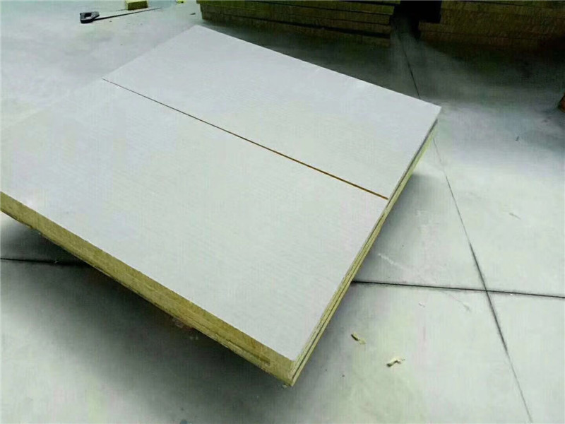 丹東彩鋼巖棉夾芯復(fù)合板現(xiàn)貨